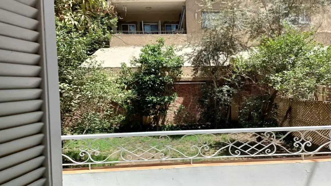 محل ترخيص تجاري تشطيب هاي لوكس 350م للايجار او بيع