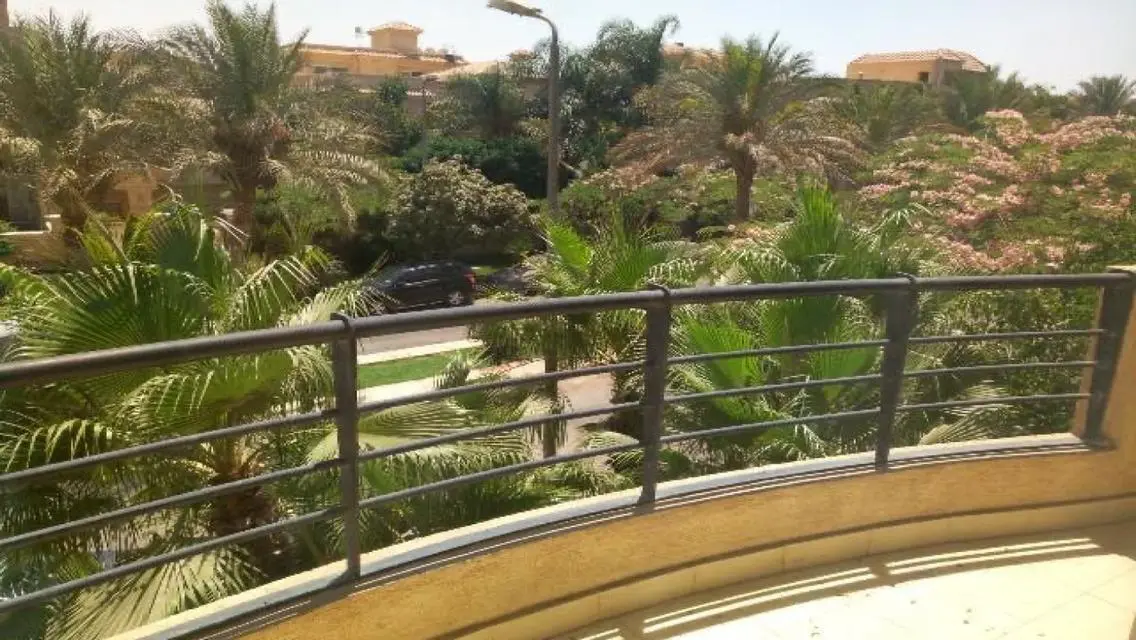 محل ترخيص تجاري تشطيب هاي لوكس 350م للايجار او بيع