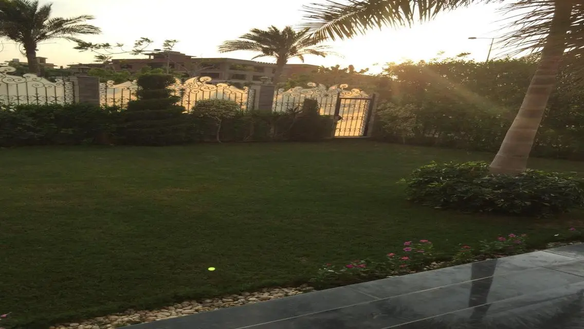 Stunning 400 sqm Apartment with Full Amenities