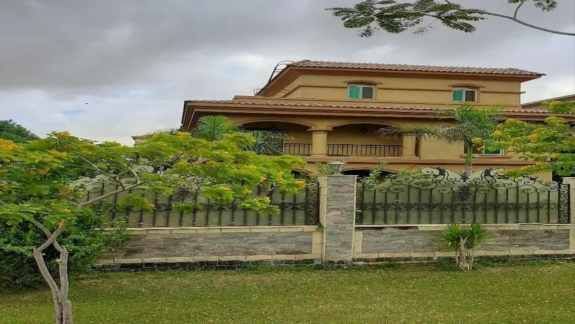 Stunning 400 sqm Apartment with Full Amenities