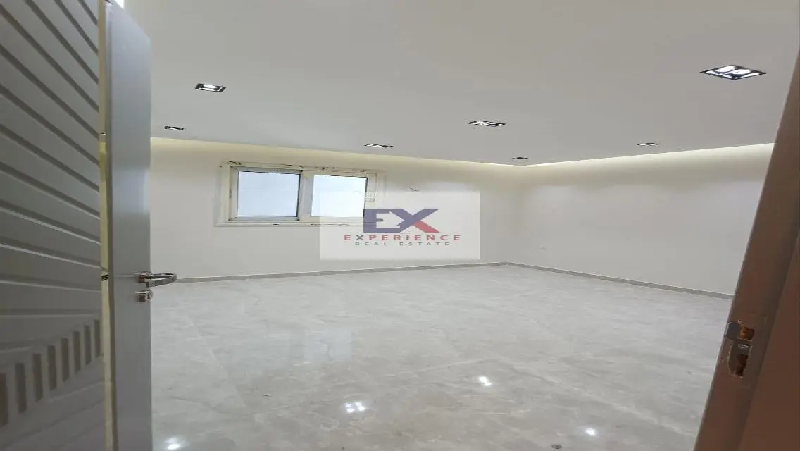 Luxury Apartment for Sale - 250 Meters with Prime Landmark View