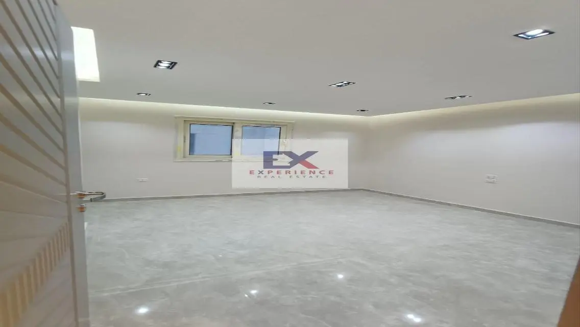 Luxury Apartment for Sale - 250 Meters with Prime Landmark View
