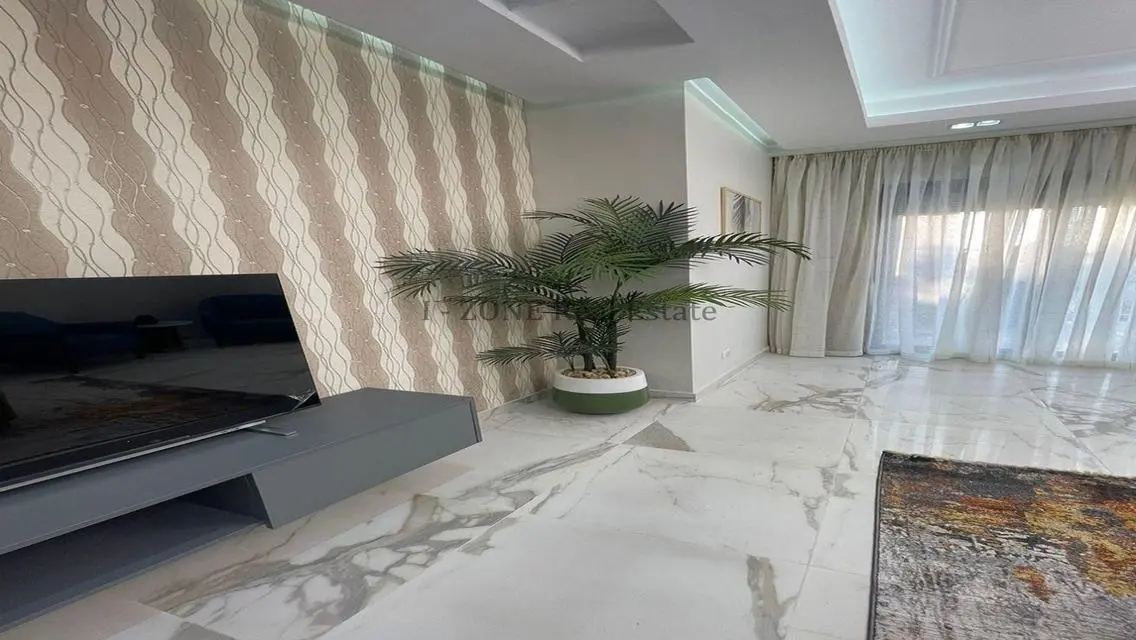 Luxury Sky Condos in I-Zone Area