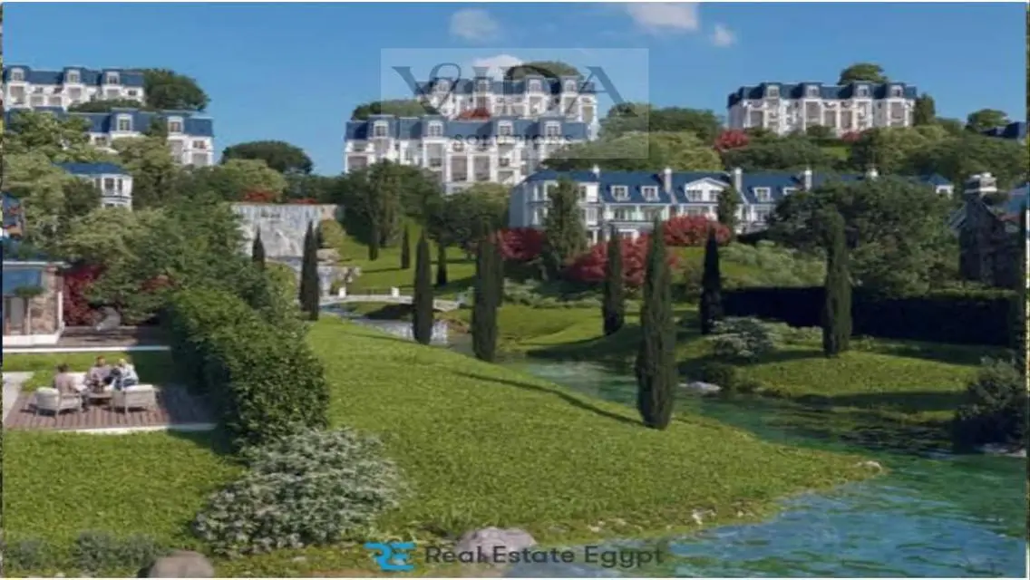 Luxurious Villa 2026 with Private Garden and Shared Pool