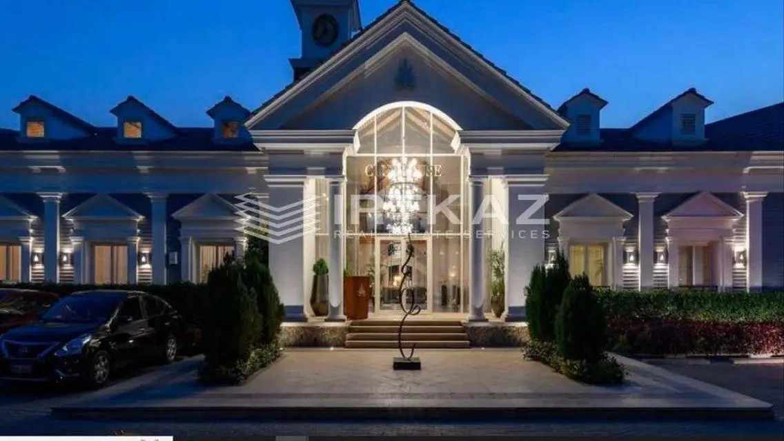 Luxury Villa with Lake View