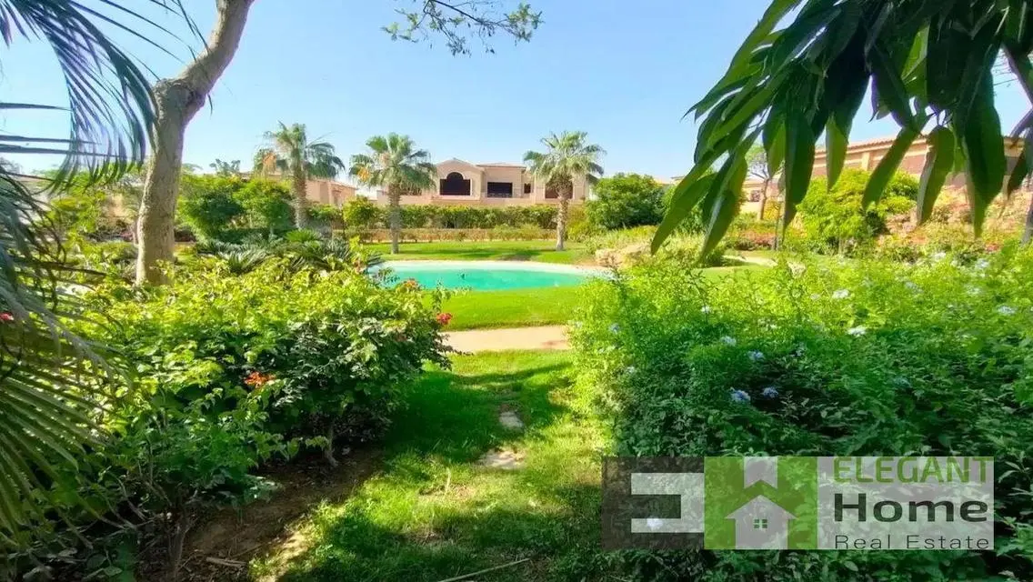 فيلات فاخرة مطلة على البحيرات