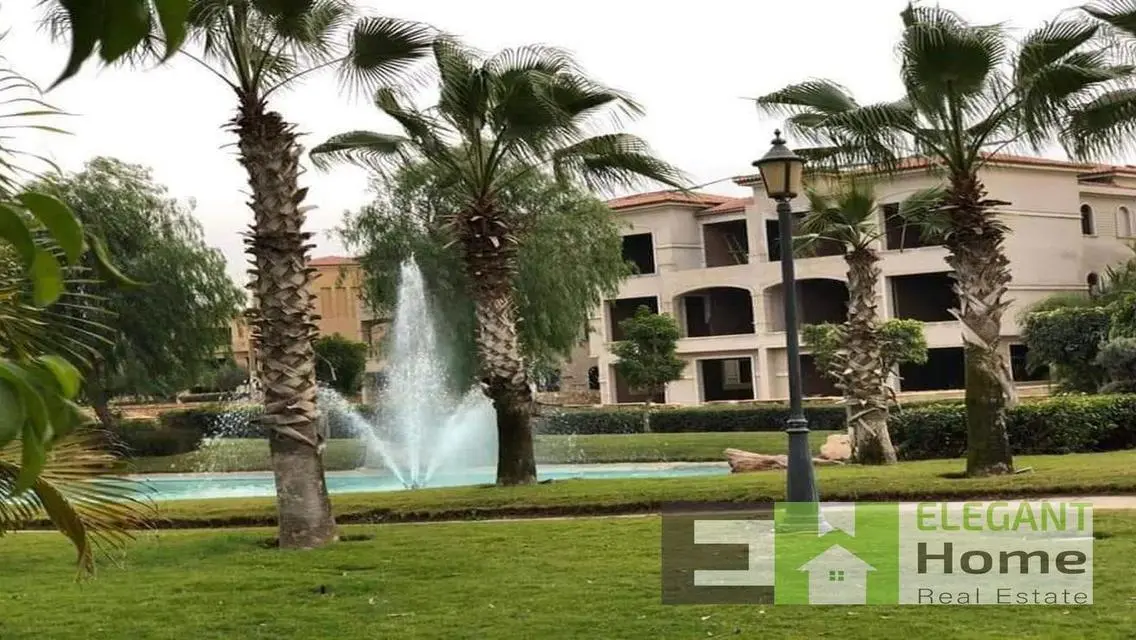 فيلات فاخرة مطلة على البحيرات