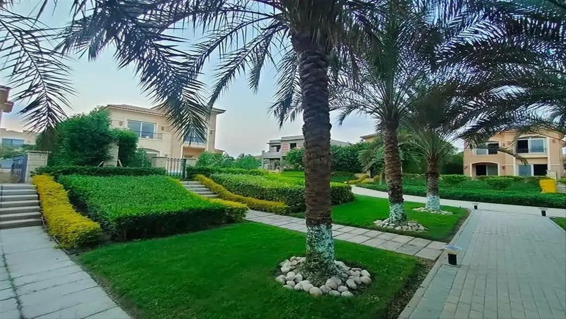 Stunning Villa for Sale in Stone Park