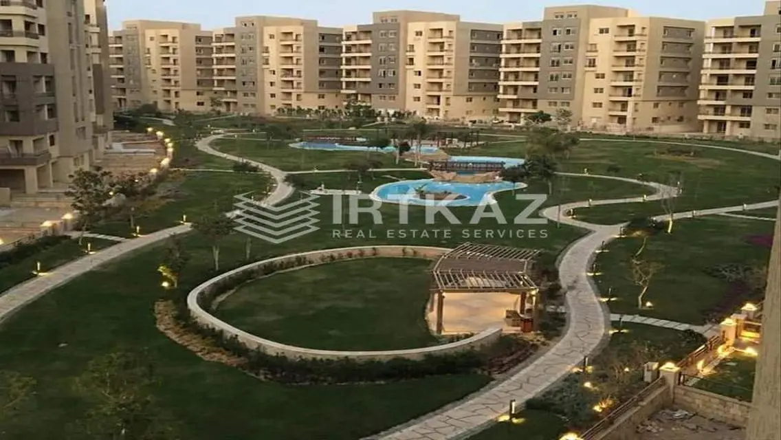 Luxurious Lakeview Apartment at an Attractive Price