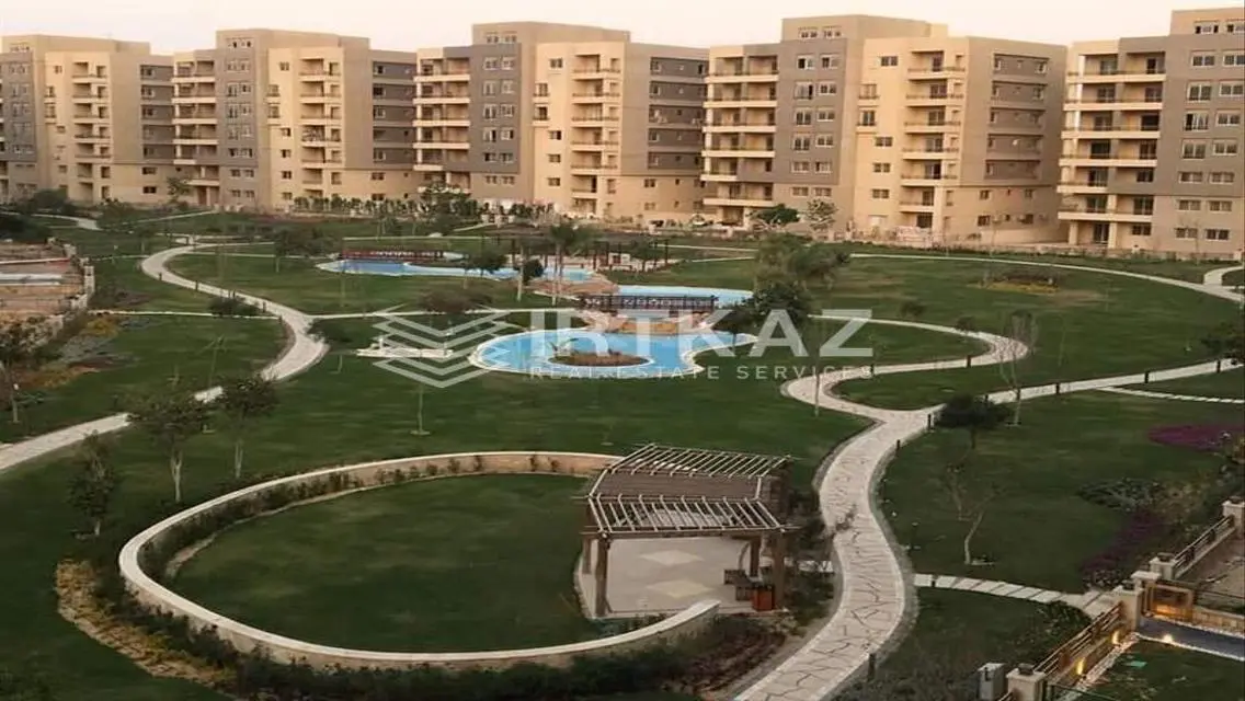 Luxurious Lakeview Apartment at an Attractive Price