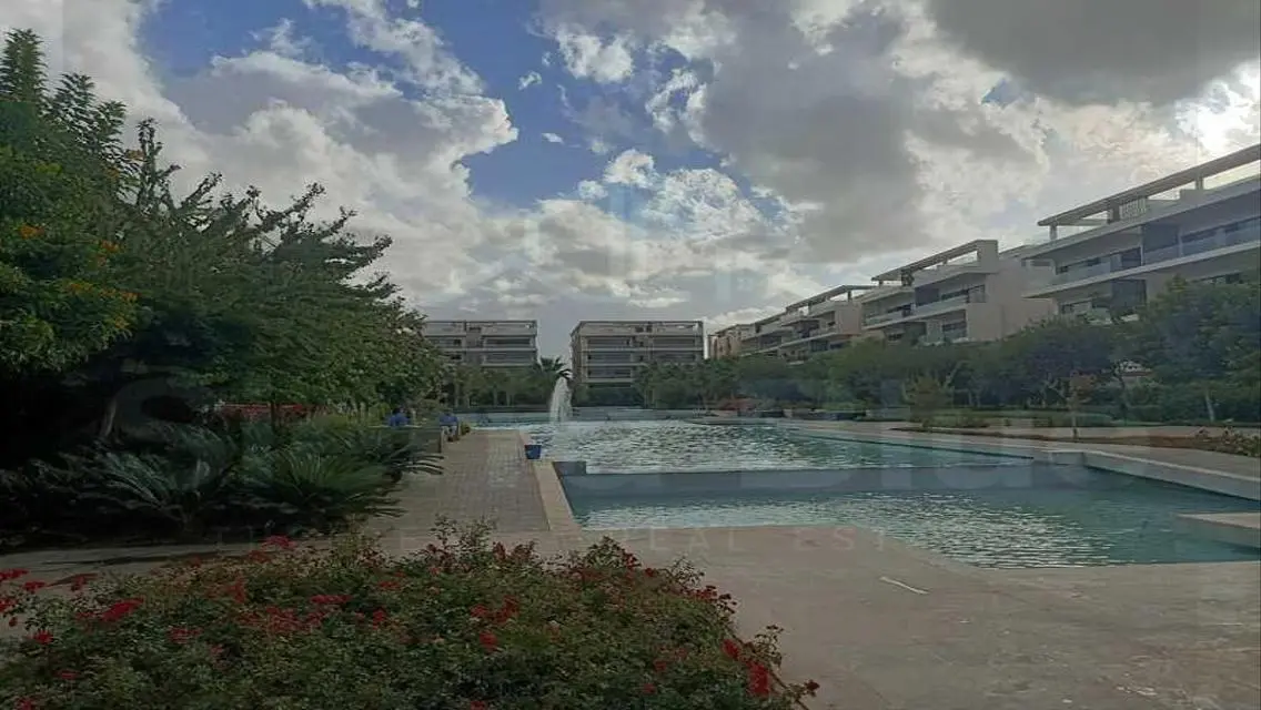Luxurious Villa for Sale with Spacious Living