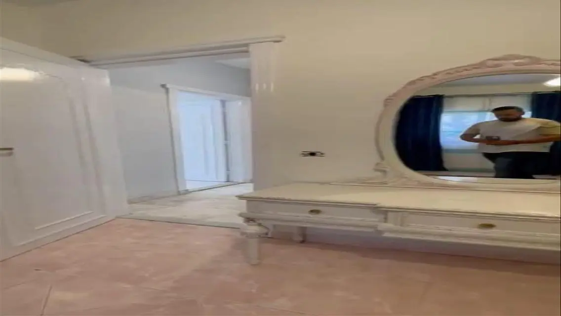 شقة فاخرة بمساحة رائعة للبيع