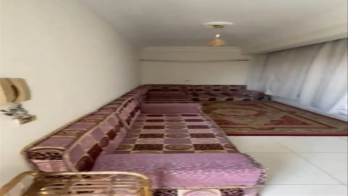 شقة فاخرة بمساحة رائعة للبيع