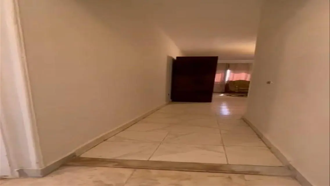 شقة فاخرة بمساحة رائعة للبيع