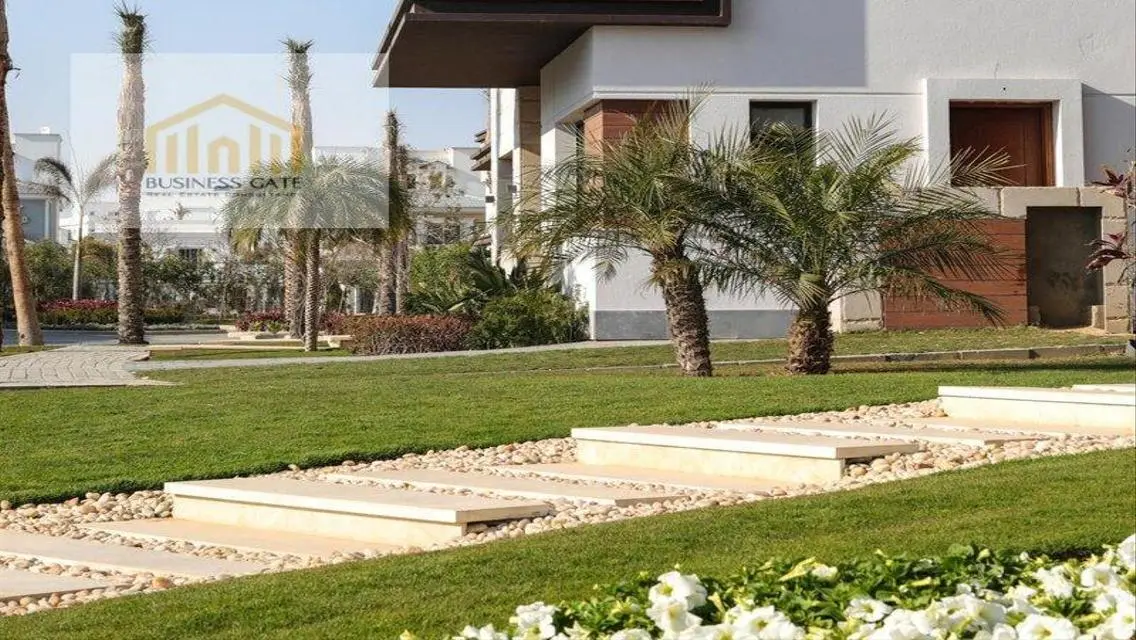 منزل فاخر بمساحة 400 متر للبيع