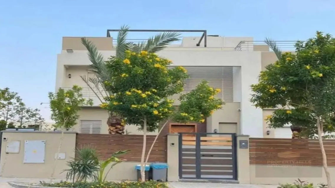Luxury Family Villa for Sale with Private Garden and Pool
