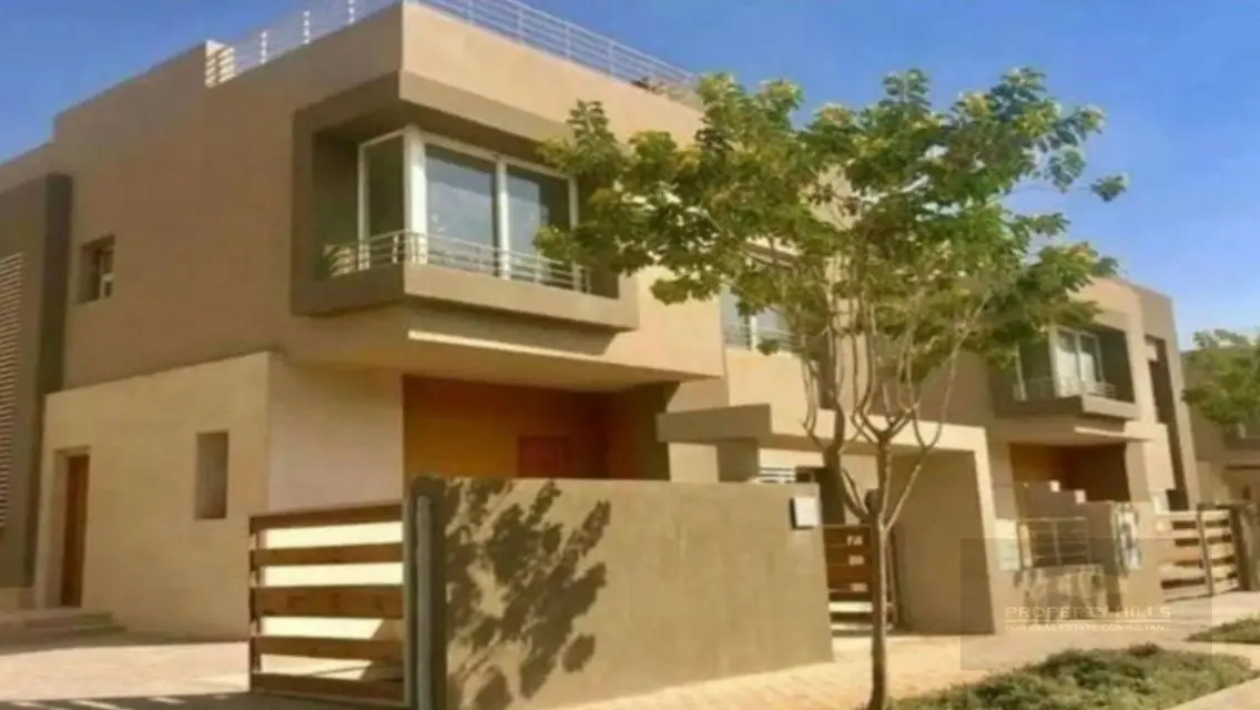 Luxury Family Villa for Sale with Private Garden and Pool