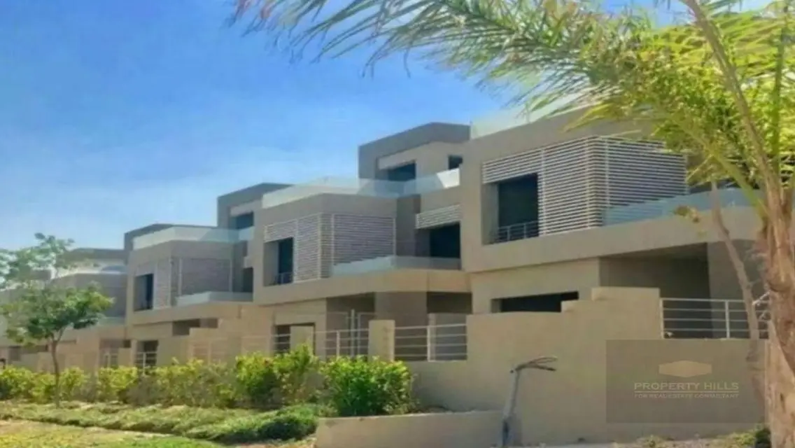 Luxury Family Villa for Sale with Private Garden and Pool