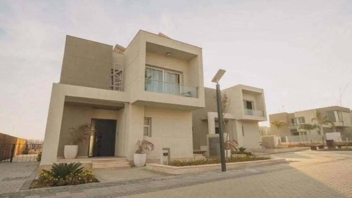 Luxury Villa with Lake View at an Unbeatable Price