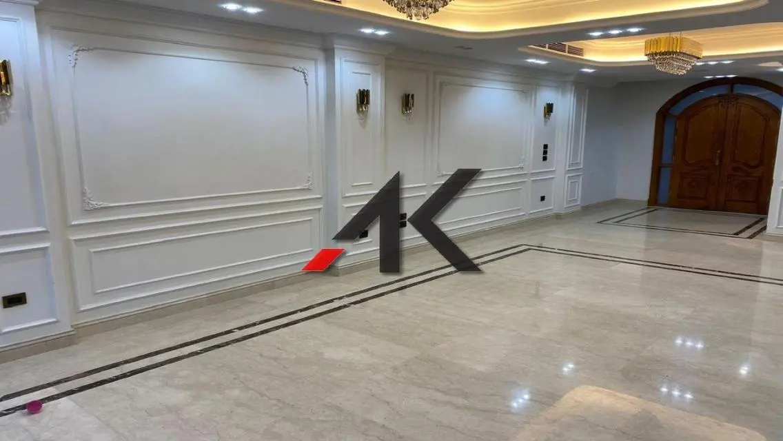 فيلا فاخرة بمساحة واسعة للبيع