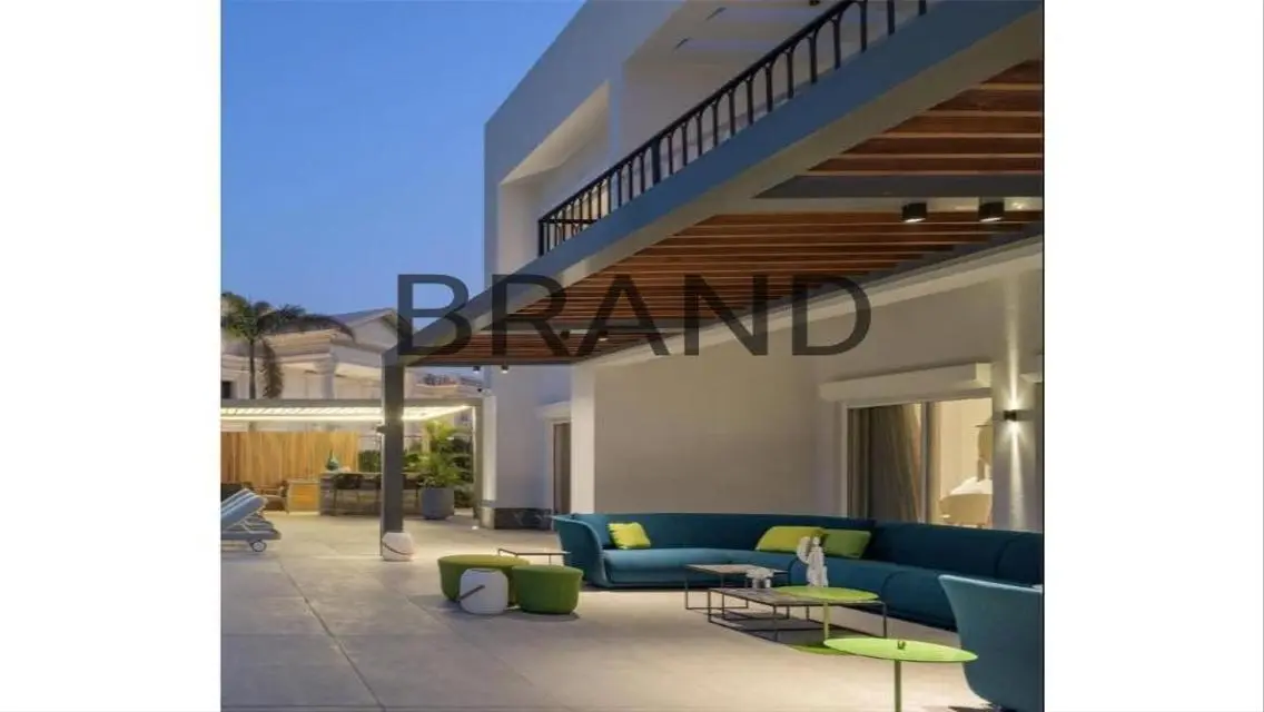 Luxury Apartment with Private Garden and Pool