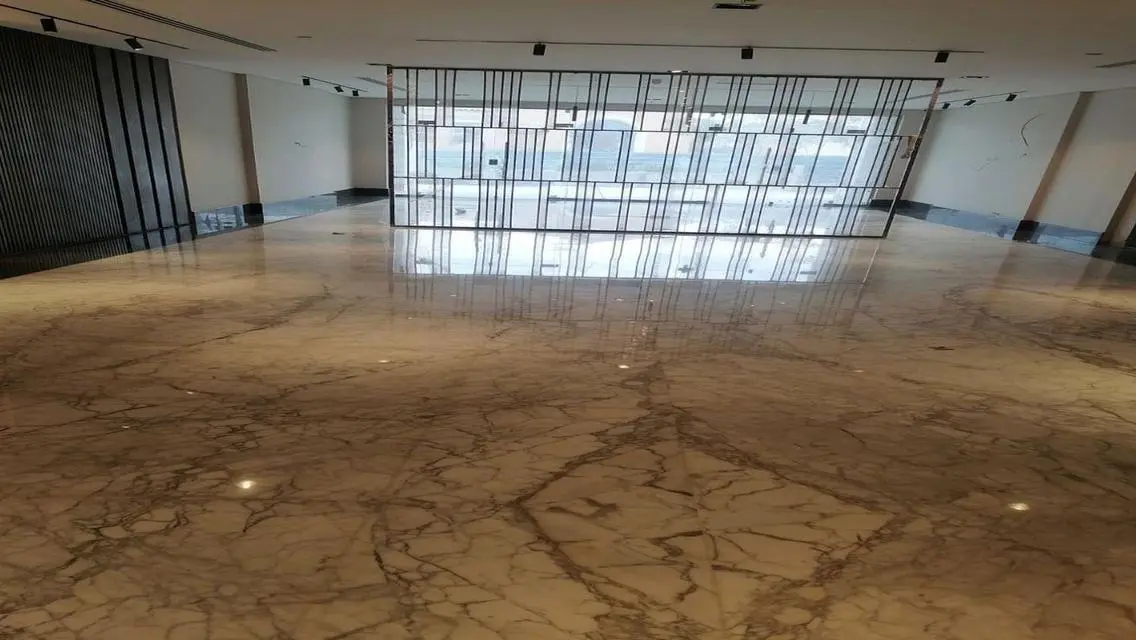 شقة مميزة بمساحة 1000 متر للبيع بسعر 28000