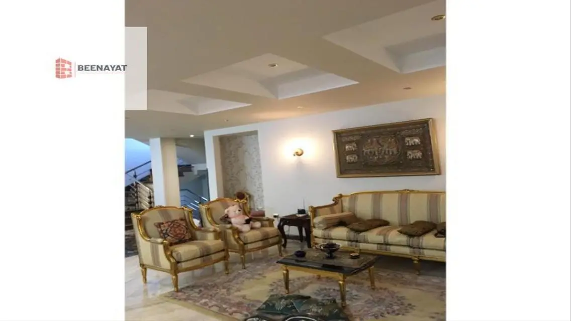 Luxury Villa for Sale with Private Garden in Prime Location