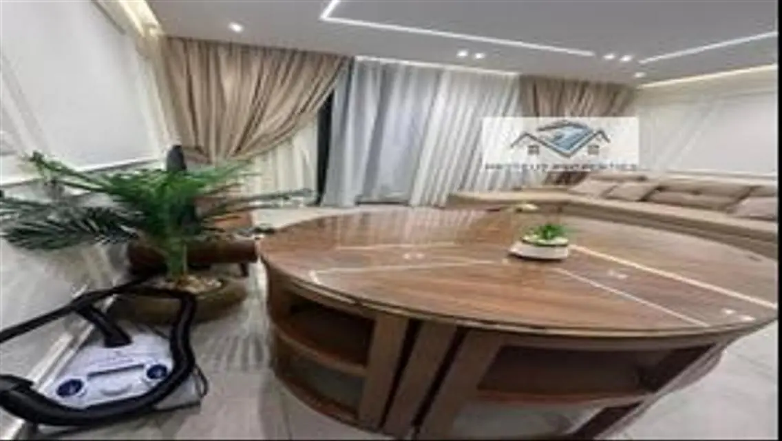 شقة فاخرة بمساحة واسعة