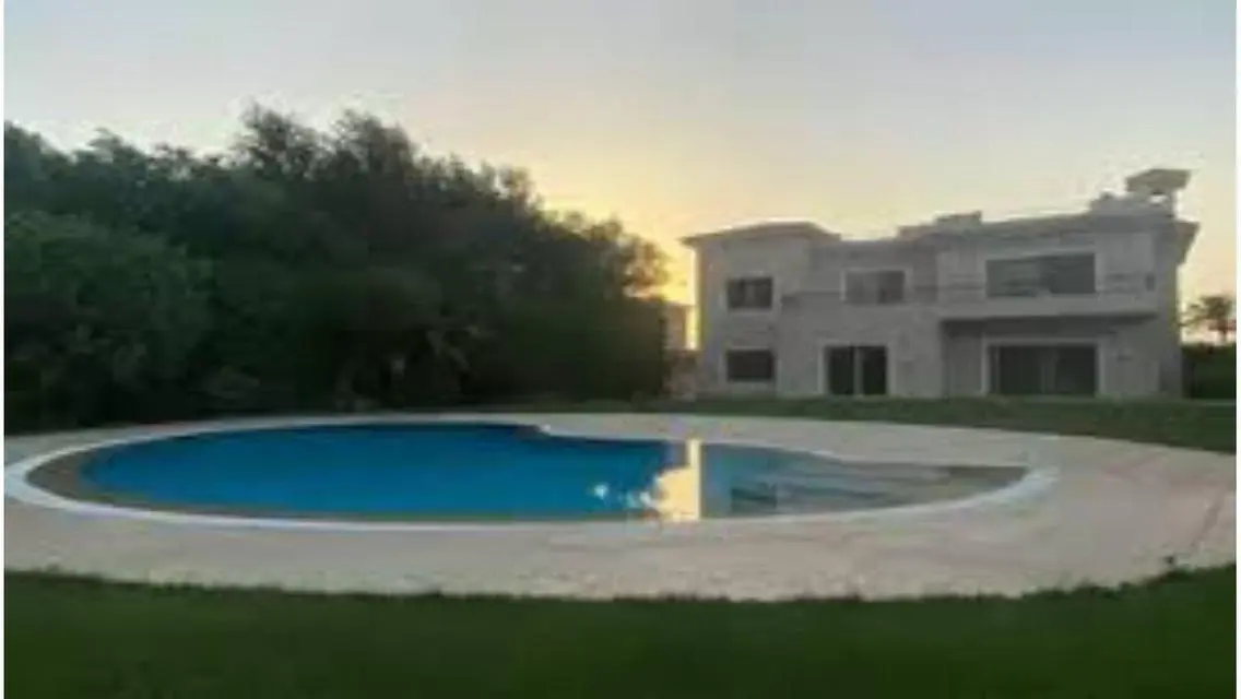 Luxurious Villa with Private Garden and Pool