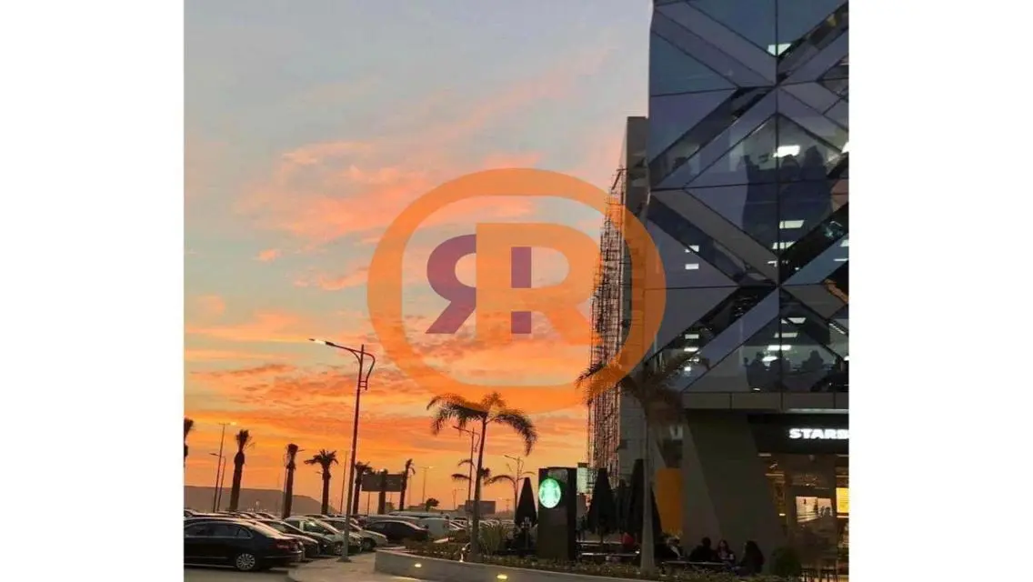 شقة مميزة للبيع بإطلالة رائعة على بحيرات