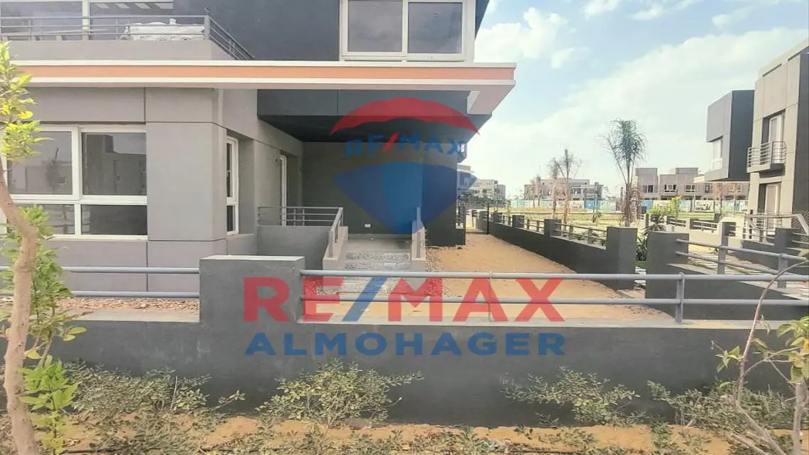 Luxury Villa for Sale with Spacious Layout and Amazing Amenities