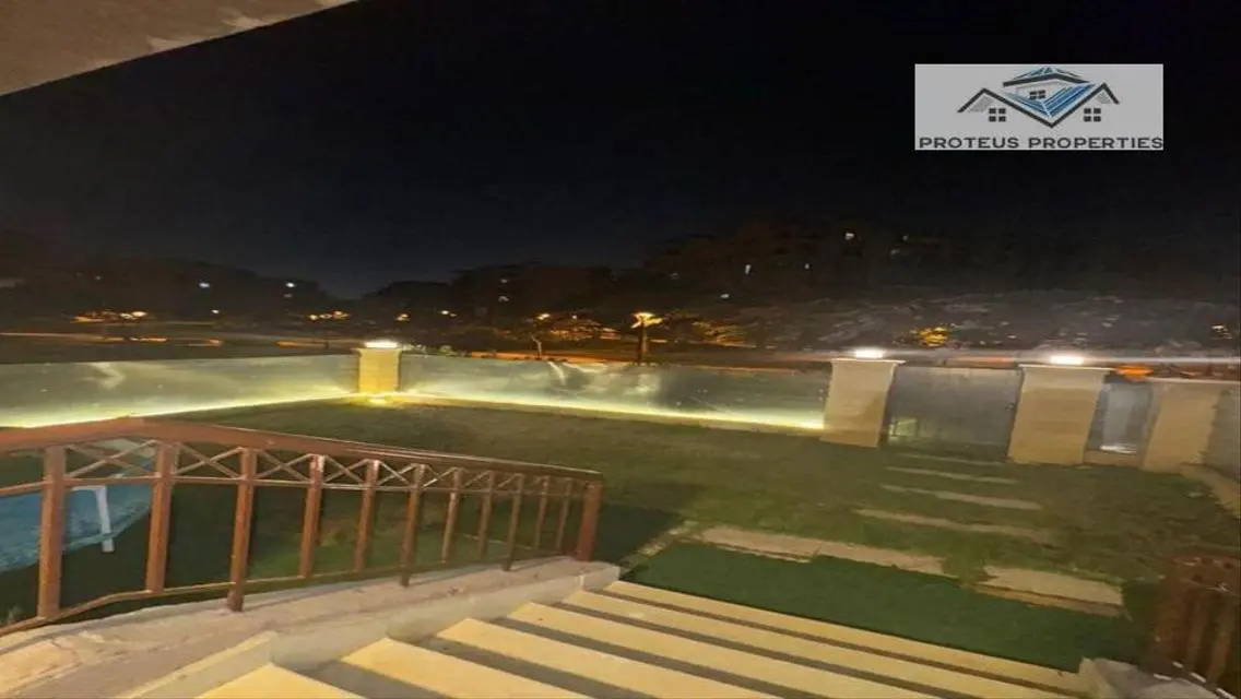 شقة فاخرة بمساحة كبيرة للبيع