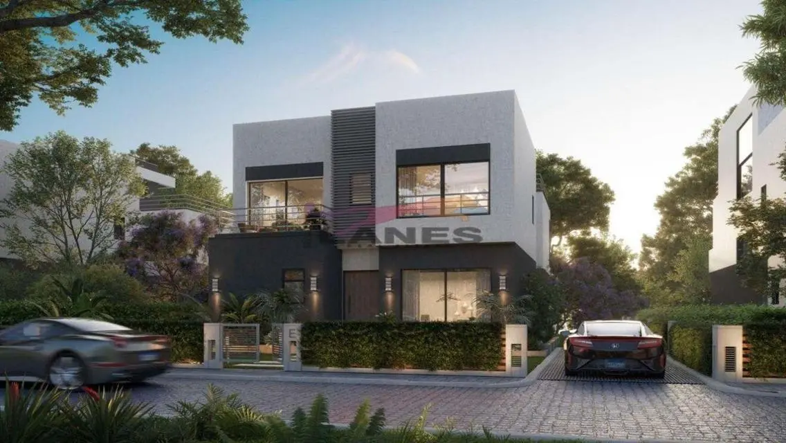 Luxurious Apartment with Private Garden in Prime Location