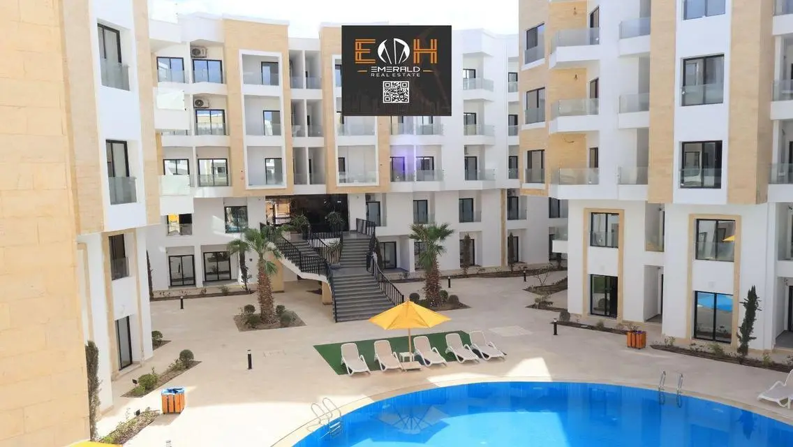 شقة سكنية فاخرة في موقع متميز