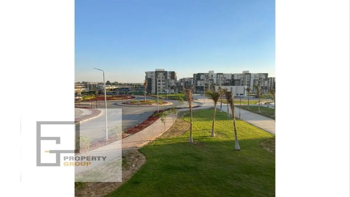 شقة فاخرة مطلة على البحيرة مع حديقة خاصة