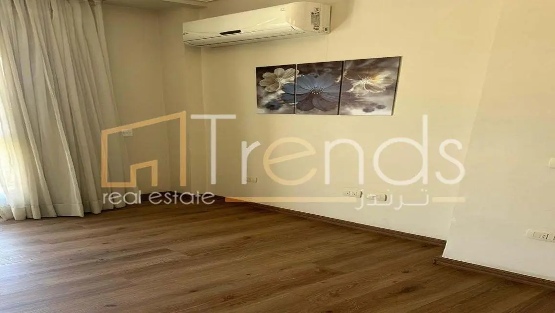 Luxurious Apartment for Rent - 148 Square Meters in Prime Location