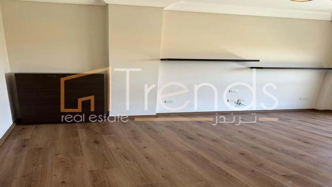 Luxurious Apartment for Rent - 148 Square Meters in Prime Location