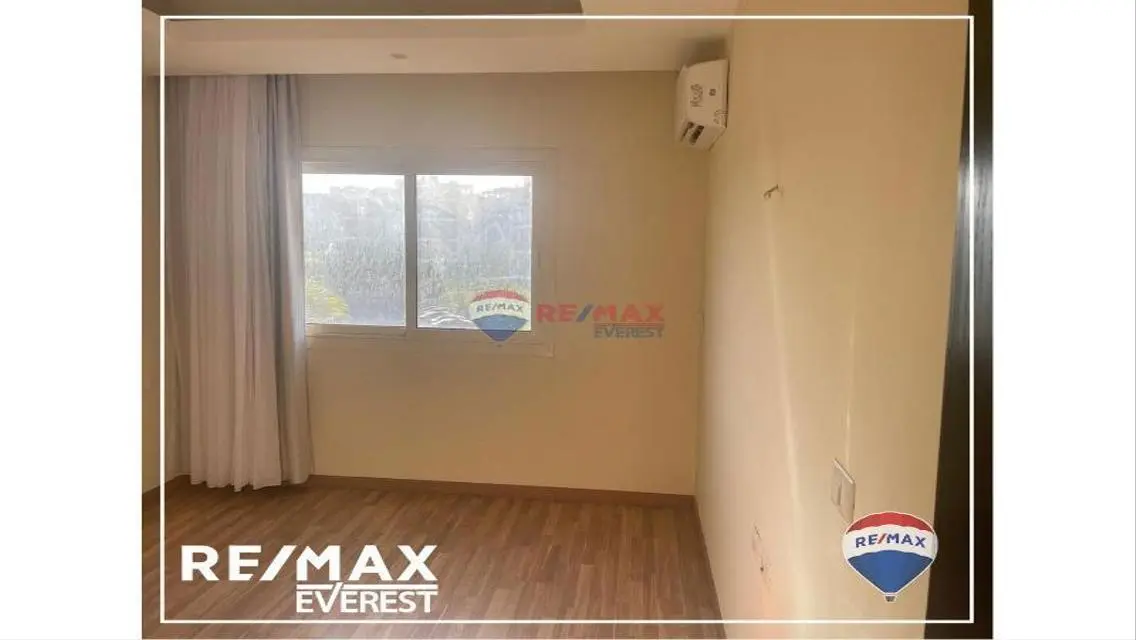 Comfortable Apartment with Study Room for Rent