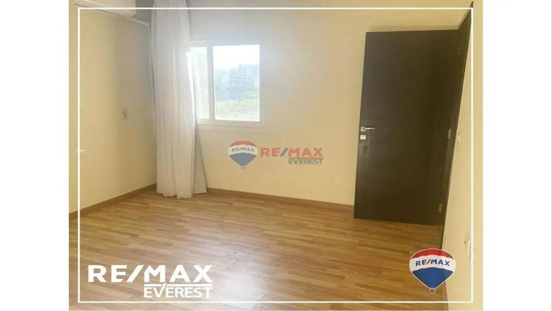 Comfortable Apartment with Study Room for Rent