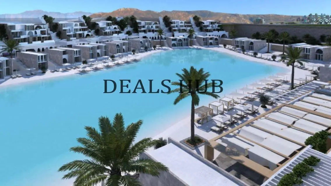 Luxury Apartment Overlooking Lakes in the City Center