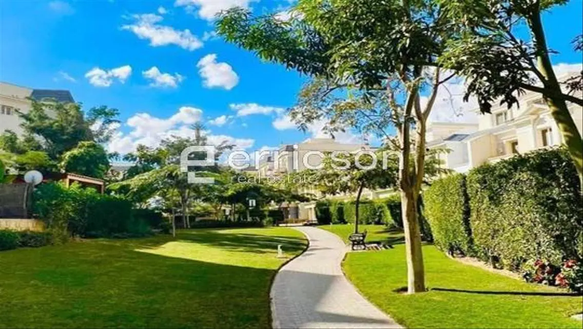 Stunning Villa for Sale with Lakes View