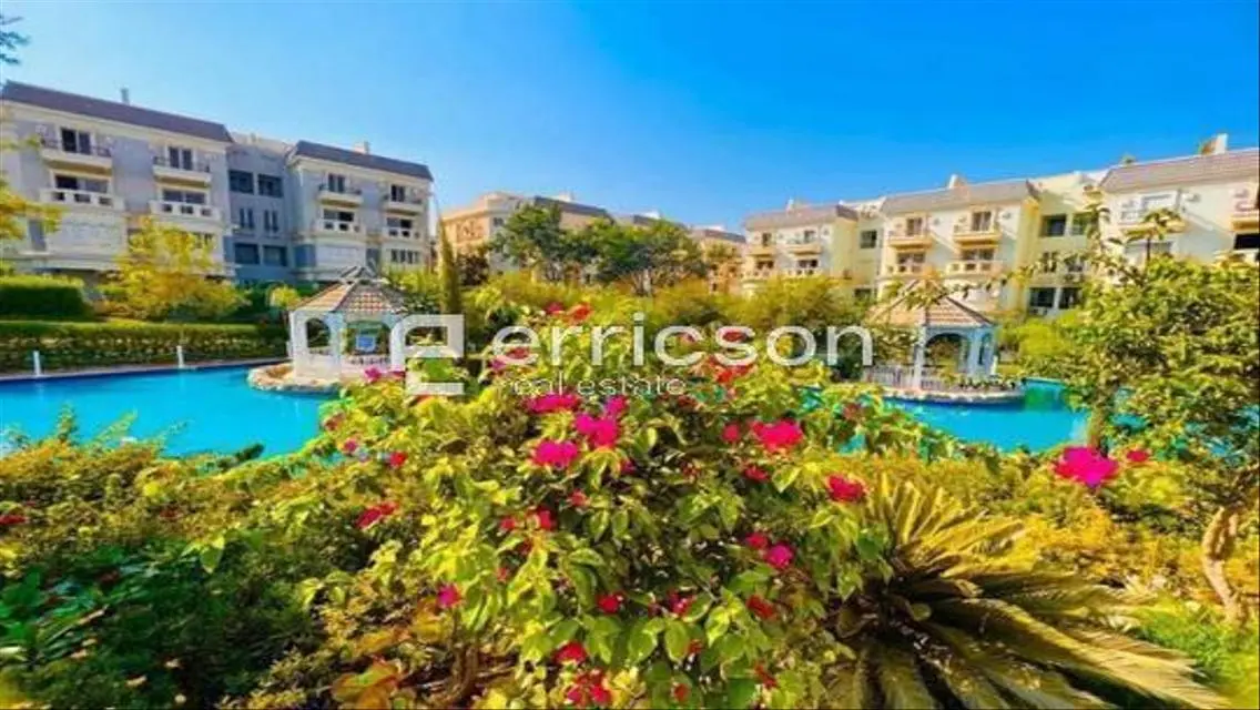 Stunning Villa for Sale with Lakes View