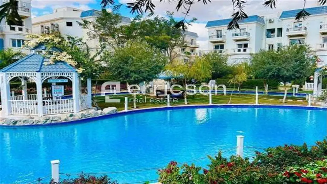 Stunning Villa for Sale with Lakes View