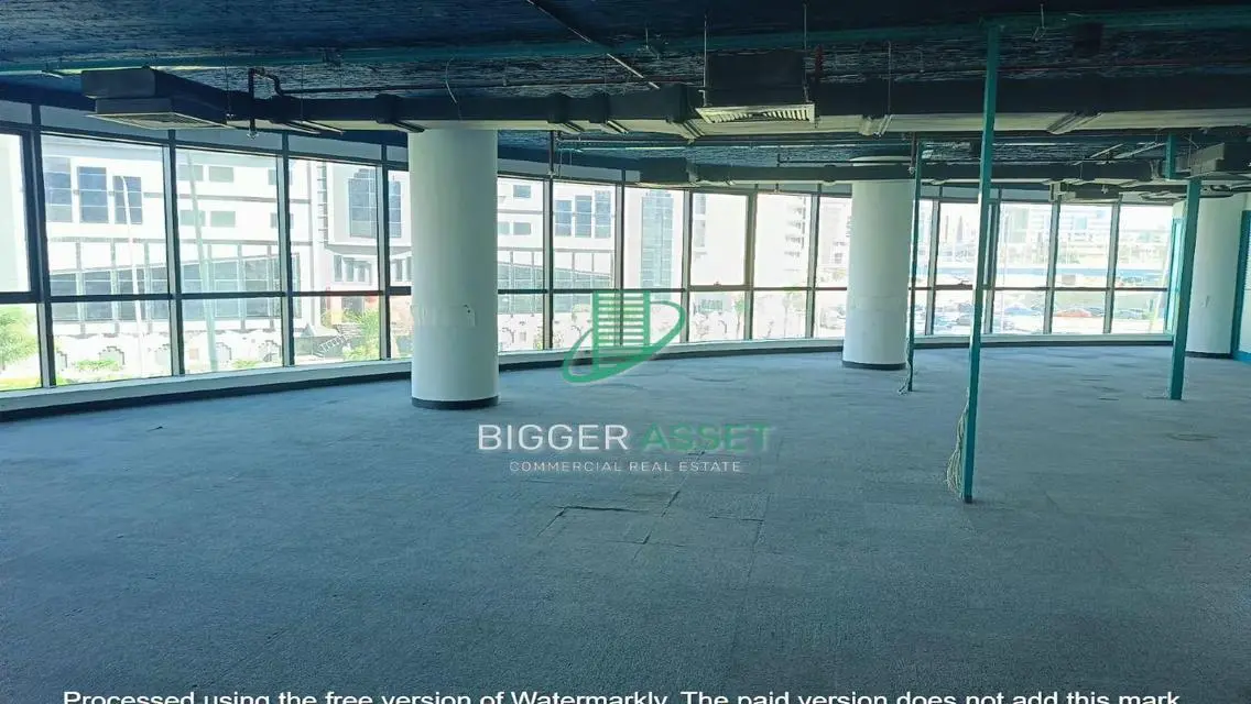 Spacious Apartment in Prime Location