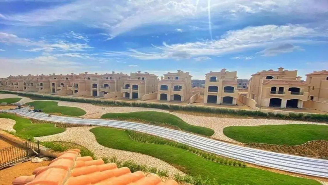فيلا فاخرة للبيع في لا فيستا سيتي 5