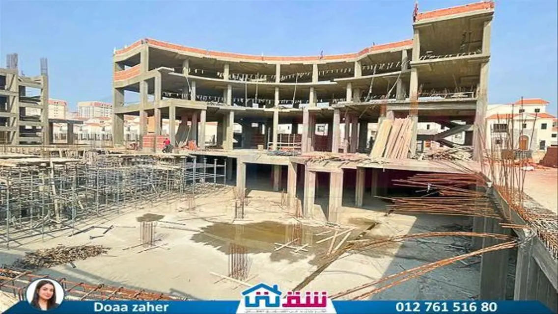 عقار فخم للبيع بمساحة مريحة