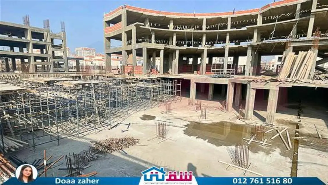 عقار فخم للبيع بمساحة مريحة