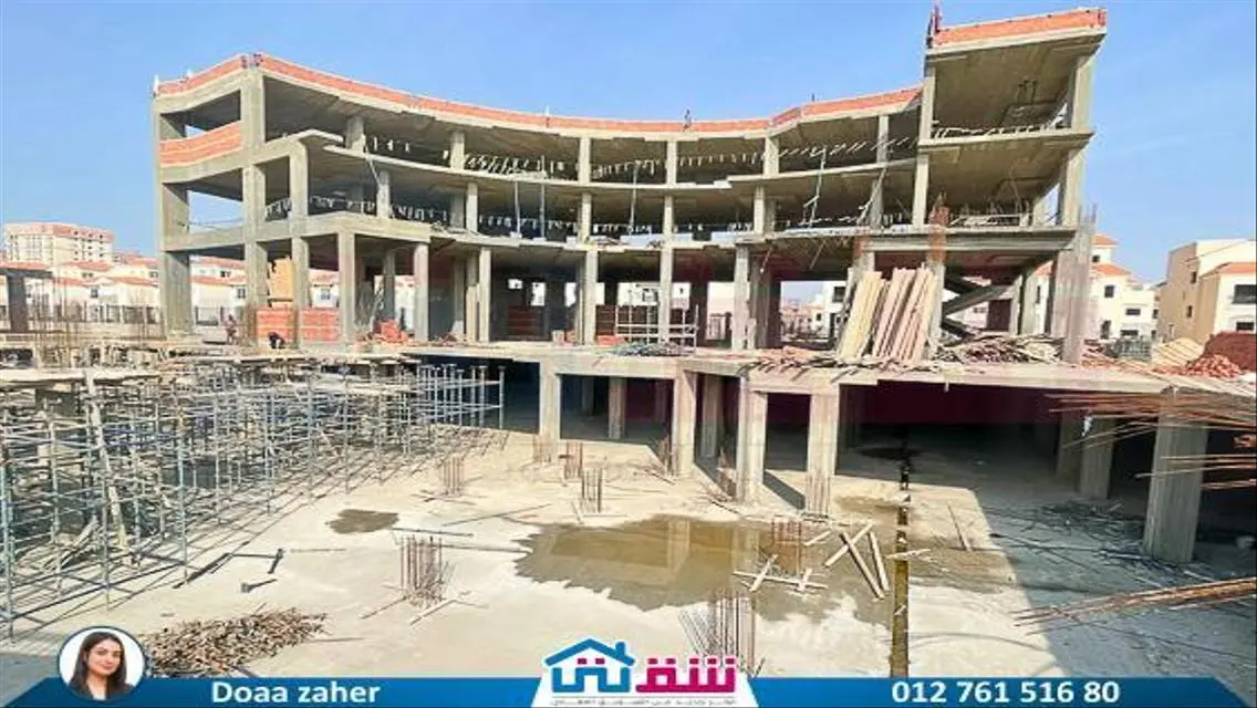 عقار فخم للبيع بمساحة مريحة