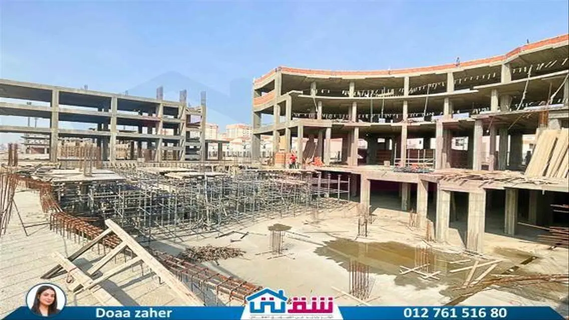 عقار فخم للبيع بمساحة مريحة