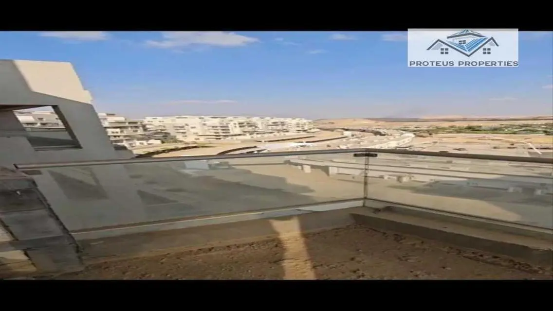 شقة فاخر للبيع في كلوب بارك 2016
